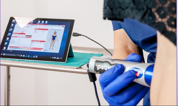 Immagine che contiene computer, persona, computer, testo Il contenuto generato dall'IA potrebbe non essere corretto.