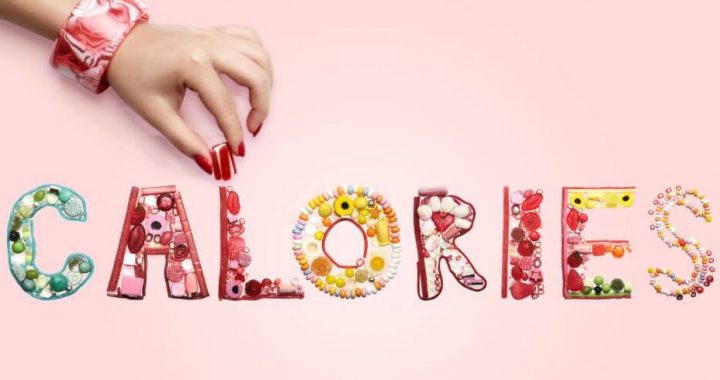 Immagine che contiene testo, unghia/chiodo, persona, design Il contenuto generato dall'IA potrebbe non essere corretto.